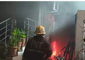 इलेक्ट्रिक बाइक चार्जिंग करतांना लागली आग ; ६ जणांचा मृत्यू