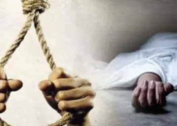 जळगाव जिल्ह्यात वेगवेगळ्या ठिकाणी एकाच दिवशी ५ जणांनी गळफास घेत केली आत्महत्या