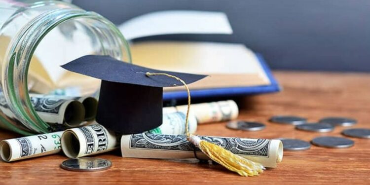 शिंदे सरकारचा मोठा निर्णय! ‘या’ विद्यार्थ्यांच्या परदेशातील उच्च शिक्षणाच्या शिष्यवृत्तींच्या संख्येत वाढ