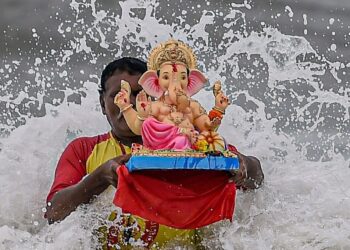 गणपती विसर्जनपूर्वी करा ‘या’ 4 गोष्टी, मिळेल तुम्हाला इच्छित जीवनसाथी…