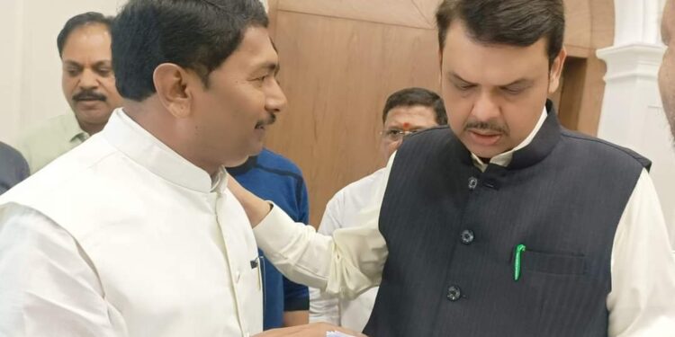 पत्रकारांच्या मागण्यांबाबत सरकार सकारात्मक उपमुख्यमंत्री देवेंद्र फडणवीस यांची वसंत मुंडेंना ग्वाही