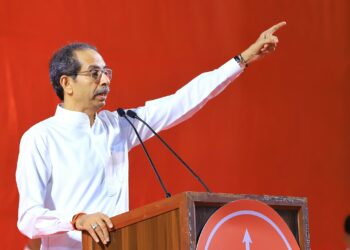 दसरा मेळावा ; तुमच्यावर लागलेला गद्दारीचा शिक्का या जन्मी तरि पुसल्या जाणार नाही  – उद्धव ठाकरेंनी