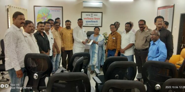 छत्रपती संभाजी महाराज यांच्या नावात पुढचे धर्मवीर नाव काढा – मागणी