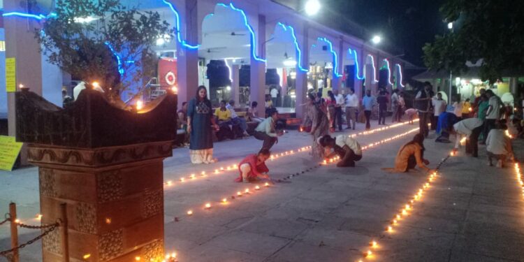 ‘उडाण’च्या दिव्यांनी उजळले चिमुकले श्रीराम मंदिर!