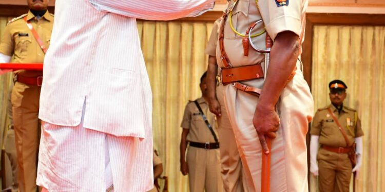 पोलीस उपनिरीक्षक सुनील पाटील राष्ट्रपती पदकाने सन्मानित