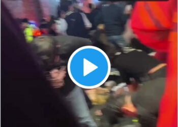 एकाच वेळी ५० लोकांना हृदयविकाराचा झटका ; व्हिडीओ पहा