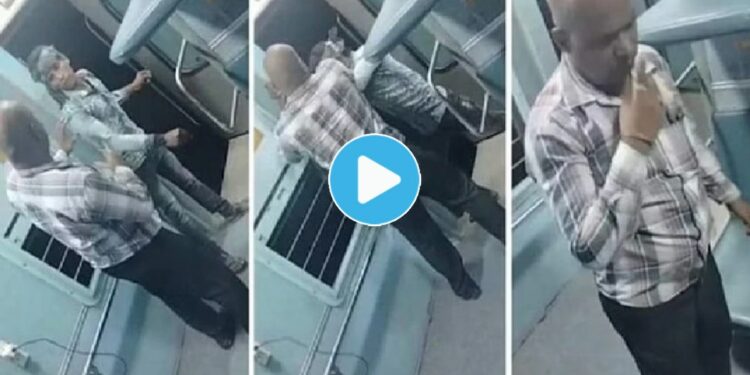 धावत्या ट्रेनमधून प्रवाशाने तरुणाला बाहेर फेकलं ; अंगावर काटा आणणारा VIDEO व्हायरल