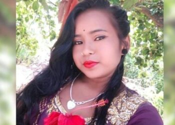 अतिभयंकर ! लग्नास नकार दिल्याने विवाहित प्रियकराने तरुणीला पेट्रोल टाकून जिवंत जाळले