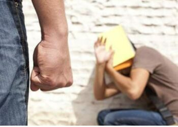 विद्यार्थ्यासोबत भयंकर रॅगिंग, सॅनिटायझर, टूथब्रश आणि पेन्सिल प्रायव्हेट पार्टमध्ये टाकली, गुन्हा दाखल