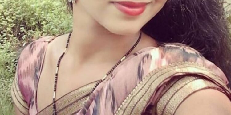 काकाच्या प्रेमात वेडी झाली पुतणी, दोघांनी पळून जाऊन केलं लग्न पण.. नंतर घडलं भयानक