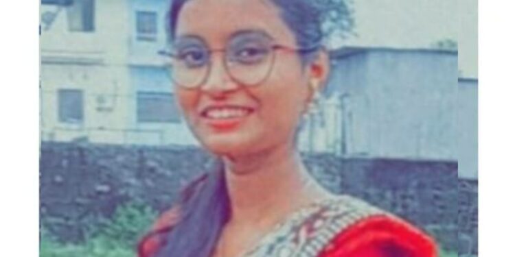 आई-वडील खरेदीसाठी बाजारात, घरी एकटी असलेल्या मुलीने उचलले टोकाचं पाऊल, पाचोऱ्यातील घटना