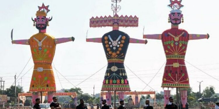 दसऱ्याच्या दिवशी केले जाते रावणाचे दहन ; जाणून घ्या दहनाचा शुभ मुहूर्त