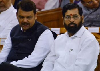 1 नोव्हेंबर रोजी मोठा बॉम्बच फोडणार ; शिंदे सरकारमधील आमदाराचा इशारा