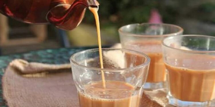 चहासोबत चुकूनही ‘हे’ 6 पदार्थ खाऊ नका.. अन्यथा आरोग्यावर होऊ शकतो वाईट परिणाम