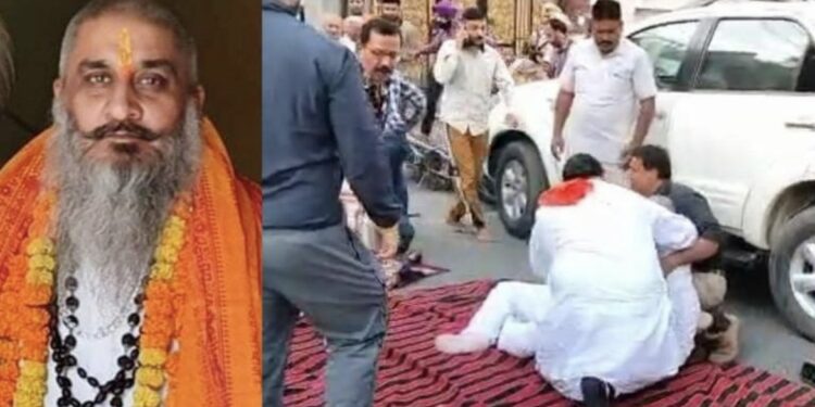 निदर्शने सुरु असतांना पोलिसांसमोरच शिवसेनेच्या नेत्यावर गोळ्या झाडून केली हत्या