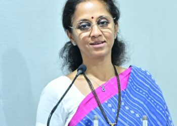 राज्यपालांच्या ‘त्या’ वक्ताव्यांचा व्हिडीओ शेअर करत खा.सुप्रिया सुळे यांनी केंद्र सरकारला केली ‘ही’ विनंती..