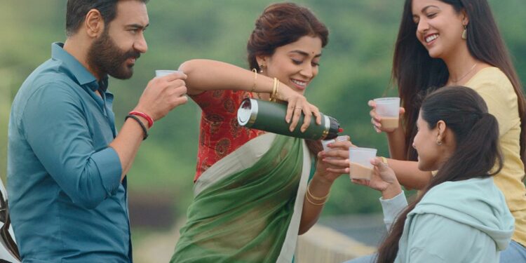 Drishyam 2 :अभिनेता अजय देवगण, तब्बू, श्रिया सरन आणि अक्षय खन्ना यांचा दृश्यम् २ बॉक्स ऑफिसवर सुसाट, व्हिडीओ पहा…