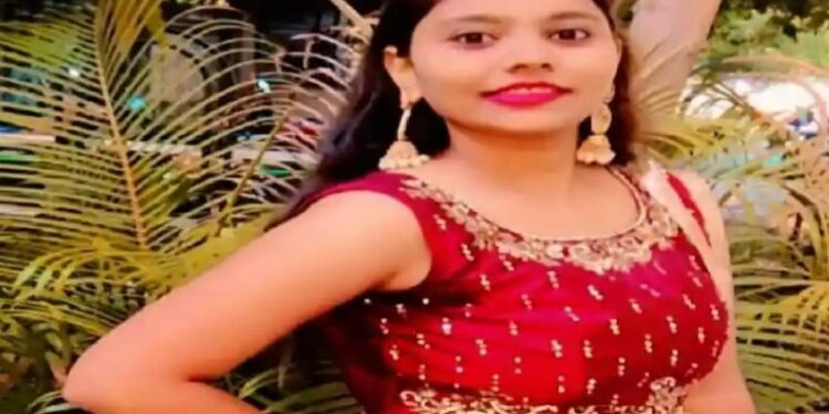 Jalgaon news ; भरधाव डंपरची दुचाकीला जोरदार धडक, बहिणीचा जागीच मृत्यू तर भाऊ गंभीर