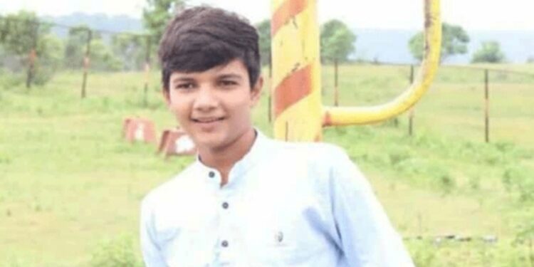 धक्कादायक ; गॅस गिझरला गळती, बाथरुममध्ये १६ वर्षीय मुलाचा मृत्यू