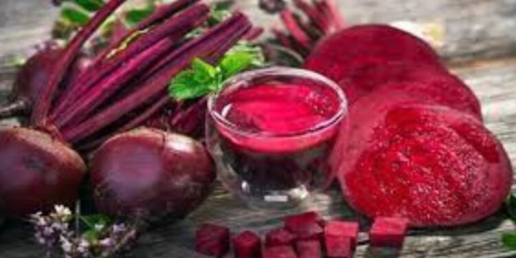 हिवाळ्यात बीटरूटचे सेवन सुरू करा, ‘या’ समस्या होतील  दूर