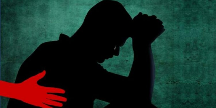 धक्कादायक! अपहरण करुन हात-पाय बांधले, दारुही पाजली अन्… तरुणावर 4 तरुणींचा बलात्कार