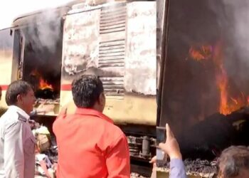 मोठी बातमी : नाशिक रेल्वे स्थानकावर शालिमार एक्स्प्रेसच्या बोगील आग