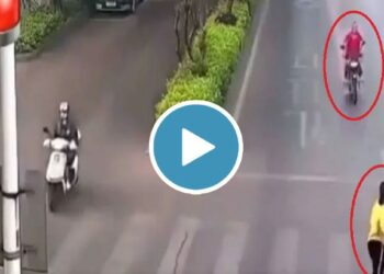 बाप रे बाप! महिला रस्त्याच्या मधोमध थांबली, समोरून बाईक येत होती आणि मग…, पाहा थरारक Video