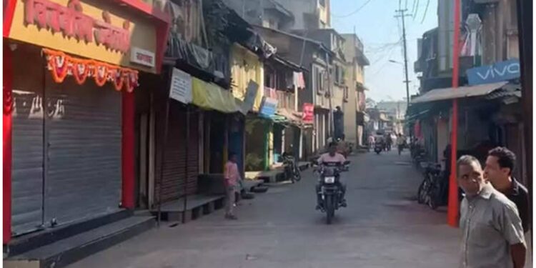 भाजपच्या तालुकाध्यक्षांवर जीवघेणा हल्ला ; जिल्ह्यातील या शहरात कडकडीत बंद