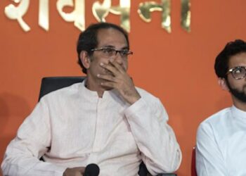 आता युवासेनेला मोठं खिंडार ; 35 पदाधिकाऱ्यांनी दिला राजीनामा