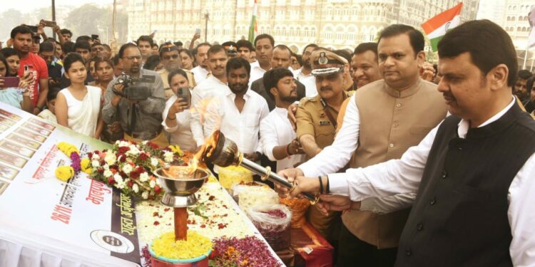 ज्या समाजात वीरांचा सन्मान होतो तोच समाज प्रगती करतो – उपमुख्यमंत्री देवेंद्र फडणवीस