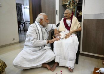 शानदार शताब्दी का ईश्वर चरणों में विराम… प्रधानमंत्री नरेंद्र मोदींच्या आईचं निधन