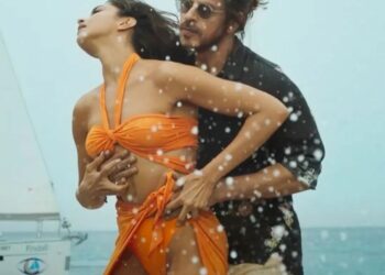 ‘या’ करणामुळं आगामी चित्रपट ‘पठाण’ ठरतोय वादग्रस्त ;  शाहरुख खान, दीपिकाच्या ‘बेशरम रंग’ गाणं वादात !