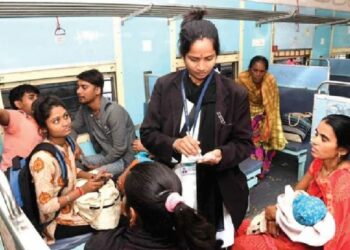 ट्रेनमध्ये प्रवास करणाऱ्या महिलांसाठी मोठी बातमी ; रेल्वेने बदलले हे नियम, काय आहे आताच जाणून घ्या??