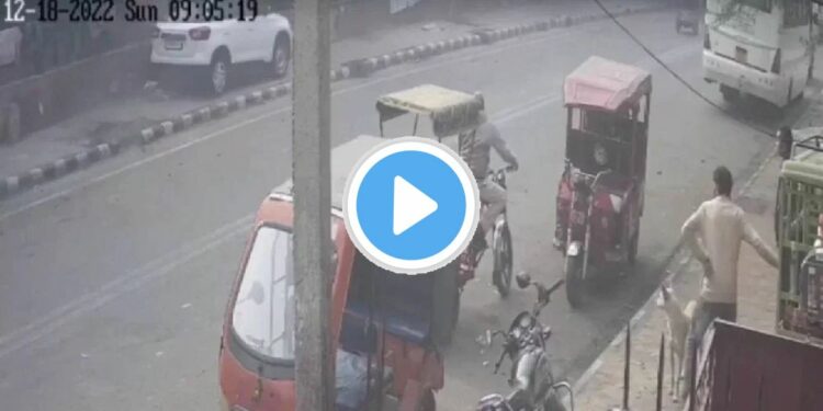 अति भयंकर ! भरधाव कारने मुलांना चिरडले, घटनेचा थरार VIDEO व्हायरल