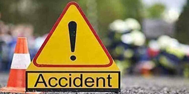 कार-टँकरच्या भीषण अपघातात पालिका अभियंत्यासह डॉक्टर ठार, पारोळ्याजवळील घटना