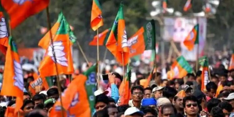 गुजरात निवडणुकीत भाजपचा विक्रम, इतिहासातील सर्वात मोठ्या विजयाकडे वाटचाल