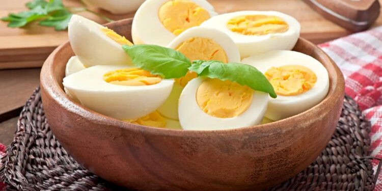 Health Tips : हिवाळ्यात उकडलेले अंडे खाण्याचे हे आहेत जबरदस्त फायदे