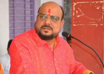 मंत्रिपद गेलं खड्ड्यात.. यांना सोडणार नाही ; गुलाबराव पाटील का भडकले??