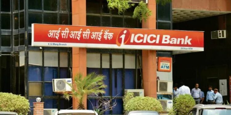 ICICI बँकेच्या ग्राहकांसाठी आनंदाची बातमी, FD वर मिळेल अधिक व्याज