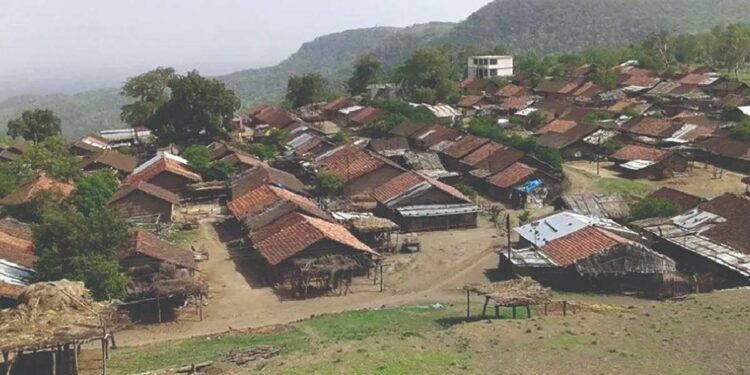 महाराष्ट्र सरकारची डोकेदुखी ; जळगावच्या चार गावांनी दिला मध्य प्रदेशात जाण्याचा इशारा