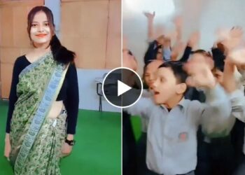 VIDEO ! शिक्षिका आहे कि डान्सर ; शिक्षिकेने वर्गातच भोजपुरी गाण्यावर लगावले ठुमके, मग…