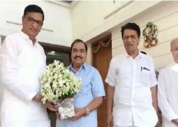 जिल्हा दूध संघ निवडणूक! खडसेंसाठी बाळासाहेब थोरात मैदानात, त्या मतदाराशी संपर्क करून केली ही विनंती?