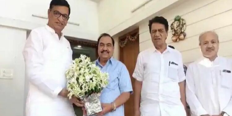 जिल्हा दूध संघ निवडणूक! खडसेंसाठी बाळासाहेब थोरात मैदानात, त्या मतदाराशी संपर्क करून केली ही विनंती?