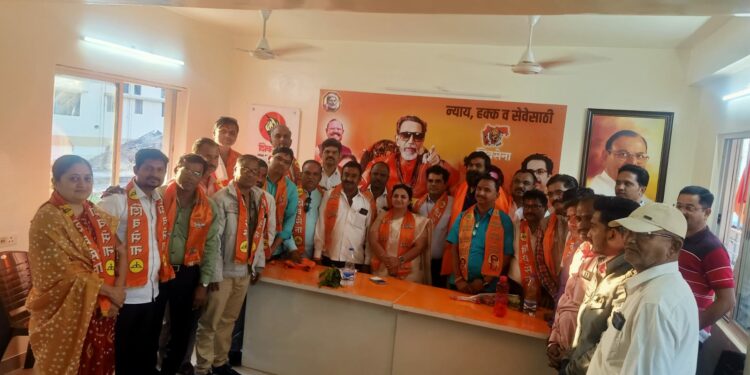 शिवसेना उद्धव बाळासाहेब ठाकरे गटाच्या नवनियुक्त पदाधिकारींचा सत्कार