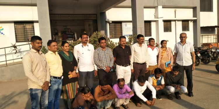 उद्योजकाकडे आठ लाखांची खंडणीची मागणी ; पत्रकारासह आठ संशयितांना अटक ; तीन महिलांचा समावेश