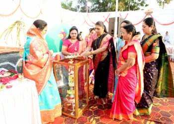 वैशालीताई सुर्यवंशी यांच्या हळदी कुंकू कार्यक्रमात उसळला हजारो महिला भगीनींचा जनसागर