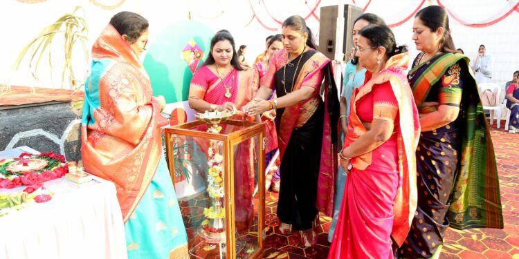 वैशालीताई सुर्यवंशी यांच्या हळदी कुंकू कार्यक्रमात उसळला हजारो महिला भगीनींचा जनसागर