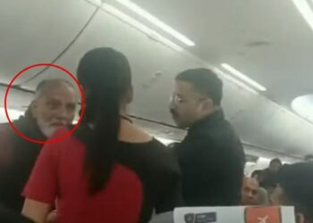 विमानात प्रवाशाचे हवाईसुंदरीसोबत हुज्जत; घटनेचा धक्कादायक Video व्हायरल