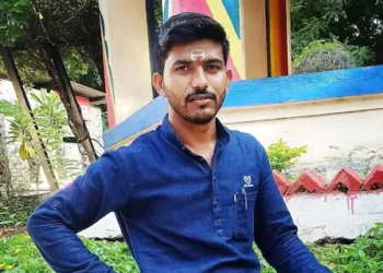 दोघे मित्र पेपर द्यायला जात होते, मात्र रस्त्यातच झाला अपघात अन् एकासोबत घडलं भयानक