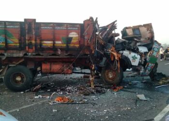 बस अन् ट्रकच्या भीषण अपघातात 10 जणांचा मृत्यू ; नाशिक जवळील घटना